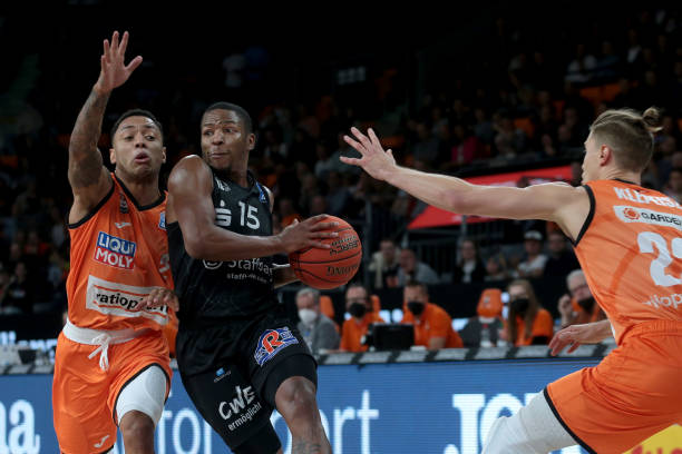 使他们在主 使他们在主